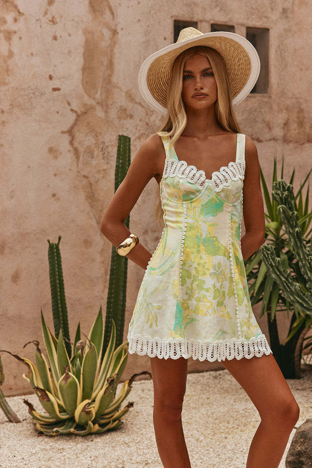 Casual Floral Slip Dress With V-Neck Slim Fit Made Of Linen