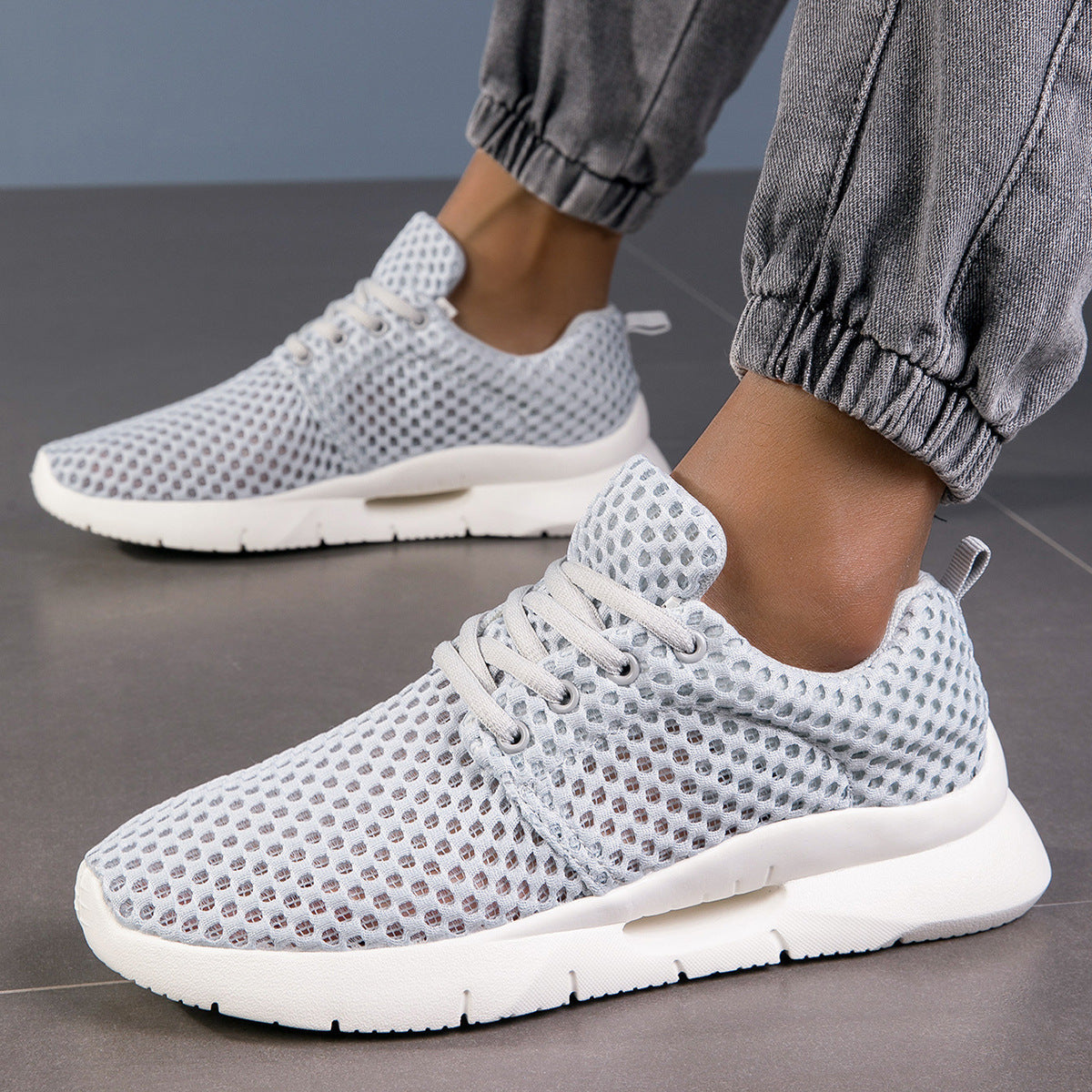 Flyknit Mesh Shoes Large-size Mens Couples Lightweight And Breathable Athletic Shoes